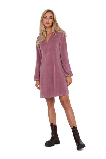 Fashionable presentation of the Moe velour dress in multiple sizes, showcasing its elegance and versatility for any occasion.