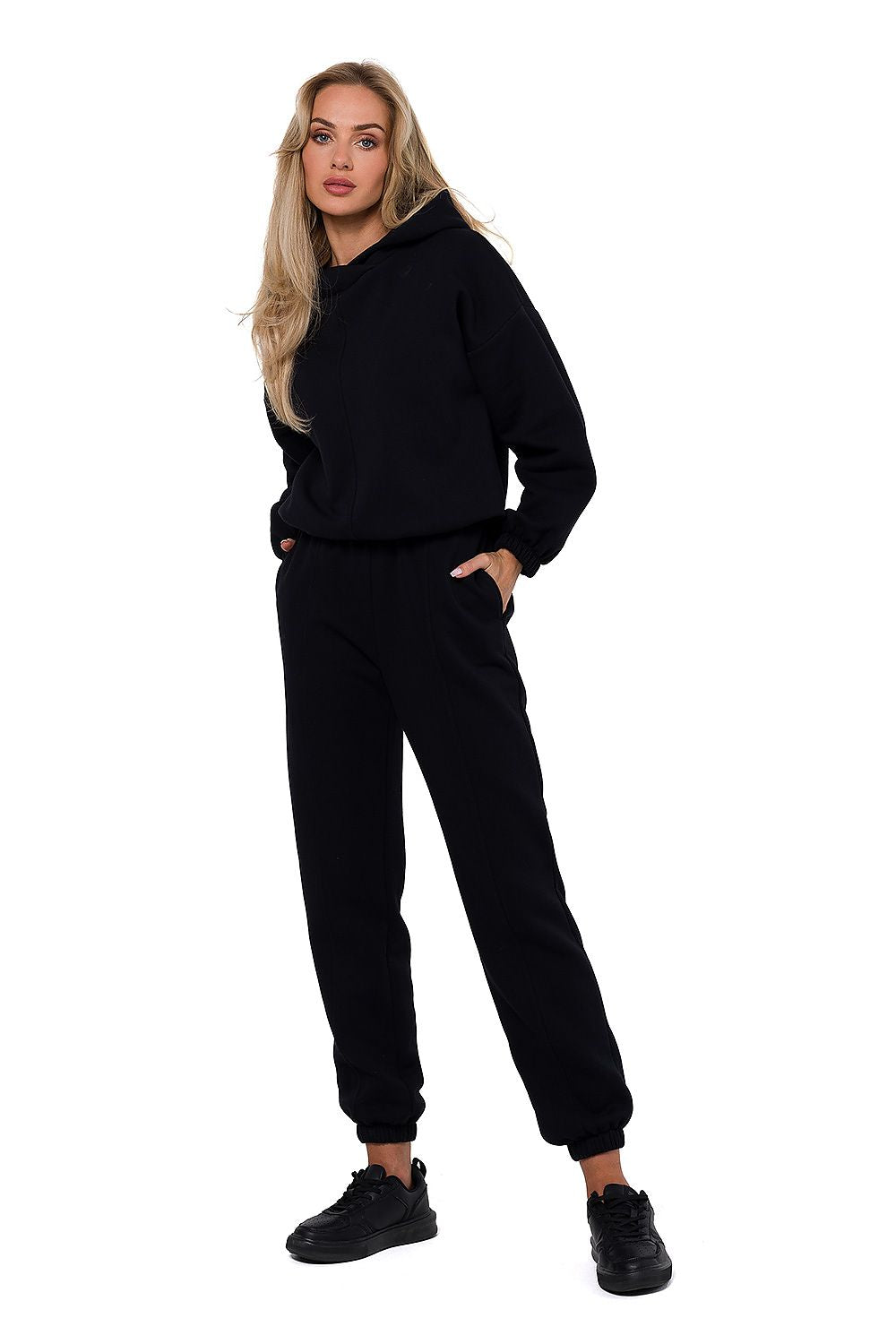 Luxurious women's sweatshirt by Moe in various EU sizes, featuring elastic finishing on sleeves and hem for a refined look.