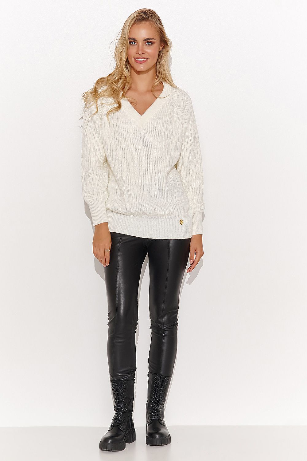 Versatile Makadamia women's jumper designed for comfort, ideal for any occasion.