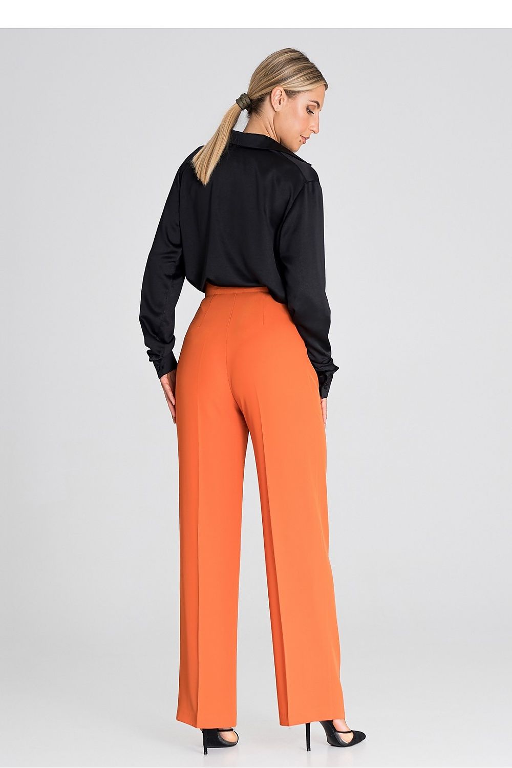 Sophisticated wide-leg trousers in high-waisted style by Figl, made from soft 100% polyester, ideal for both formal and casual events.