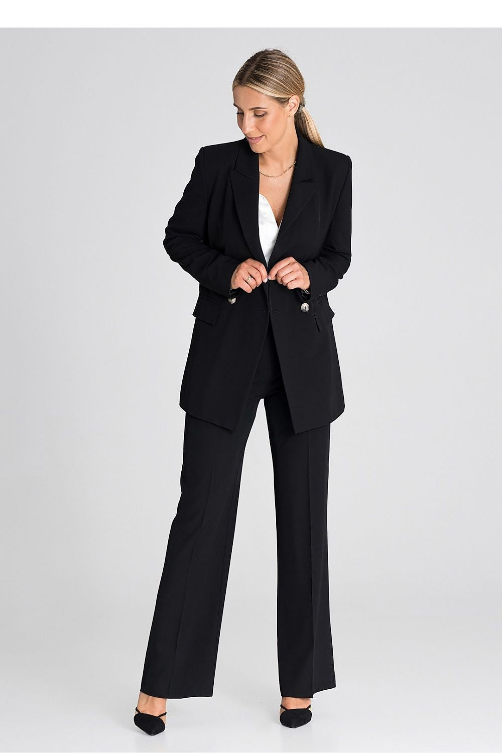 Chic Figl blazer jacket featuring a stylish double-breasted design, ideal for enhancing any elegant wardrobe.