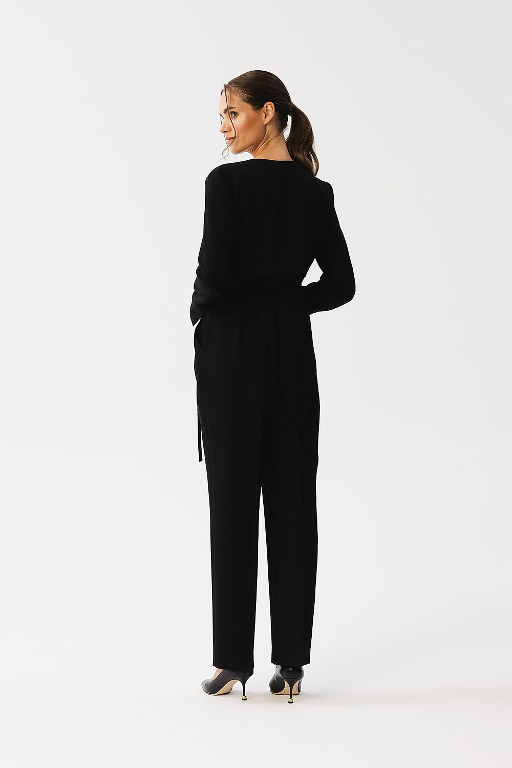 Stylove Elegant Jumpsuit featuring a stunning front zipper closure, merging elegance with modern fashion.