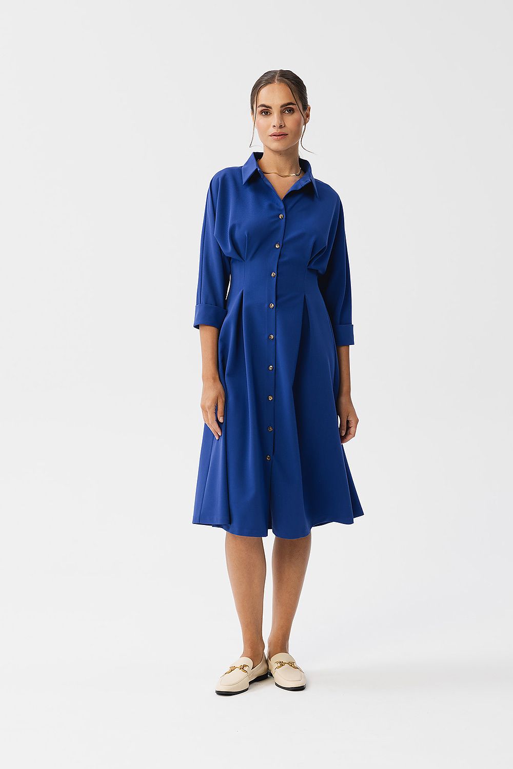 Sophisticated Stylove Elegant Daydress in blushed cut, designed for comfort and luxury, ideal for formal and casual events alike.