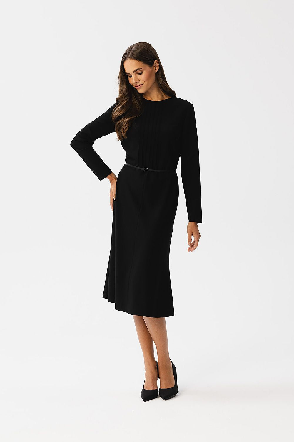 Stylove Women's Daydress with a chic faux leather belt, highlighting the waist for an elegant silhouette.
