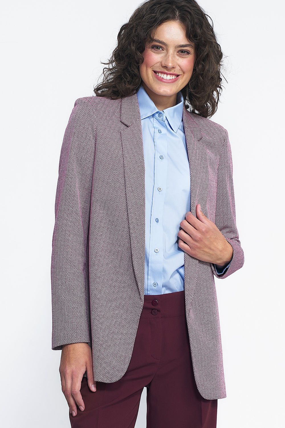 Elegant unlined patterned jacket by Nife, designed for versatile fashion suitable for work and special occasions.