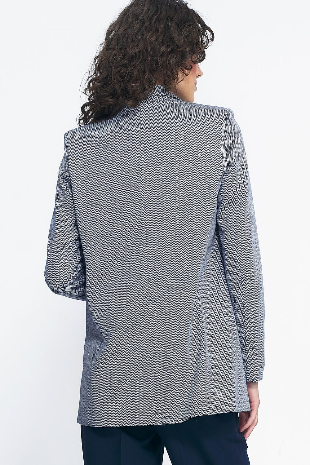Elegant unlined patterned jacket by Nife designed for versatility in work, dates, and celebrations, showcasing modern fashion sophistication.