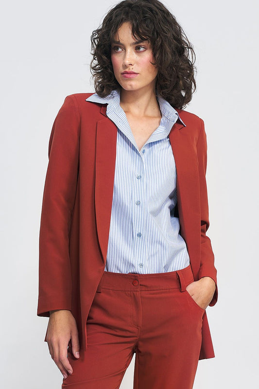 Elegant unbuttoned women's jacket by Nife in classic cut, perfect for both office and casual styling.