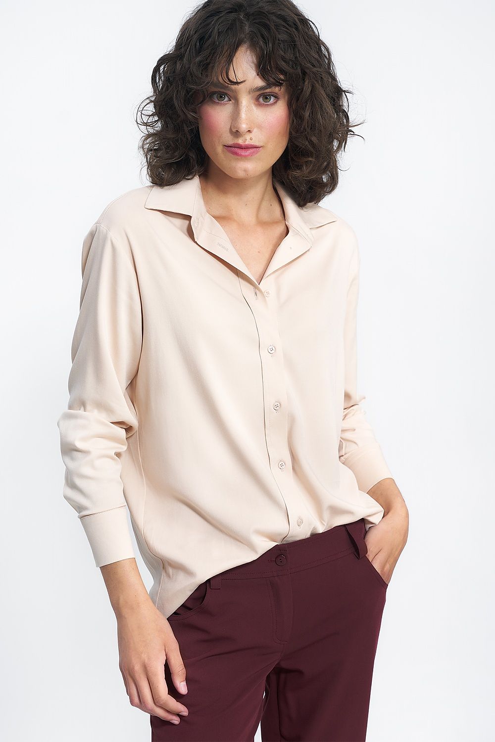 Nife Luxury Long Sleeve Blouse styled for modern elegance, perfect for versatile office wear in delightful muted shades.