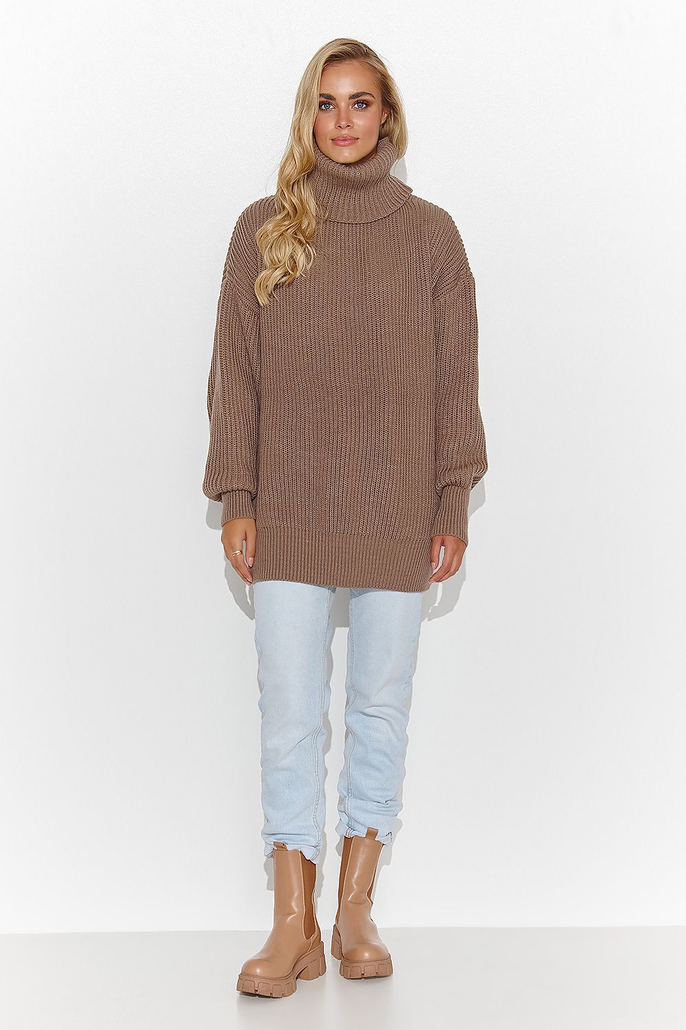 Elegant nude chunky turtleneck sweater by Makadamia, featuring a soft texture for ultimate comfort.
