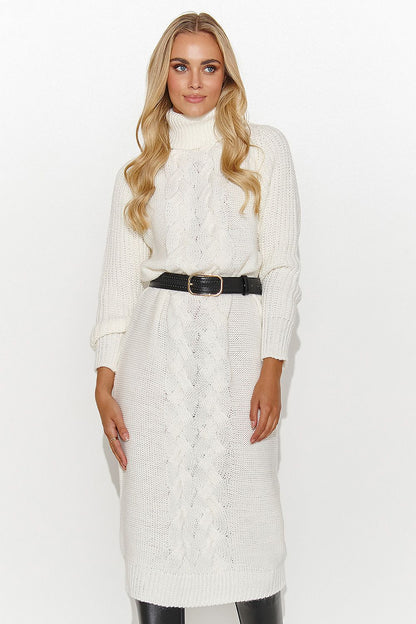 Luxurious knee-length sweater dress by Makadamia featuring a chic turtleneck and long casual sleeves, designed with a unique plaid weave for a stylish autumn and winter look.