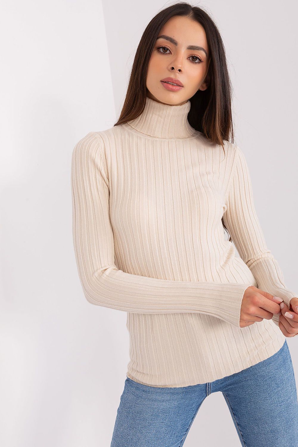 Luxury Viscose Turtleneck Sweater by Factory Price showcasing a ribbed fabric design for elegant comfort in everyday wear.