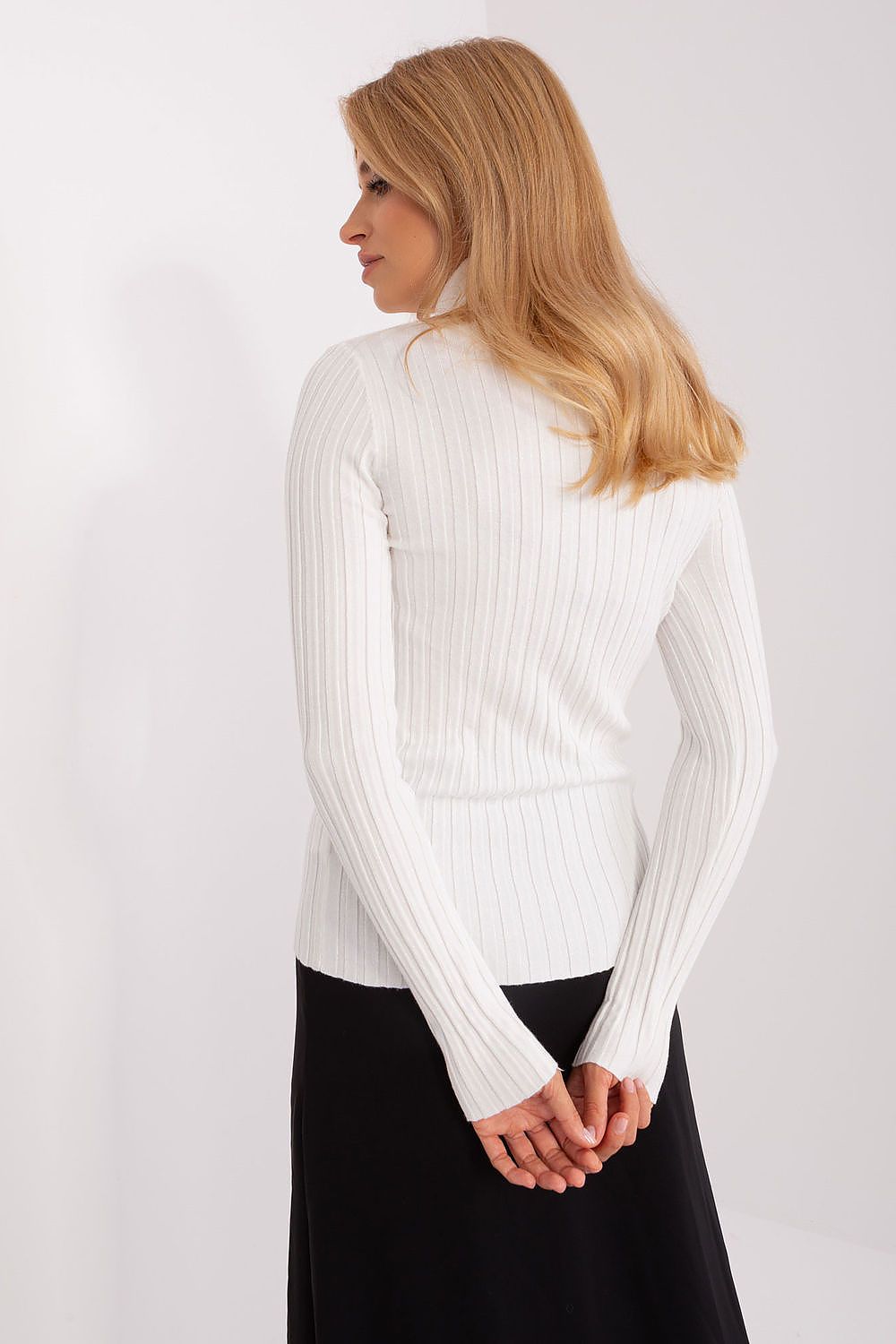 Luxury Viscose Turtleneck Sweater with Ribbed Fabric - Elegant Comfort for Work and Everyday Wear by Factory Price
