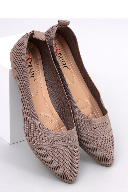 Elegant Inello women's woven ballet flats showcasing a chic almond-shaped nose design, perfect for sophisticated styling.