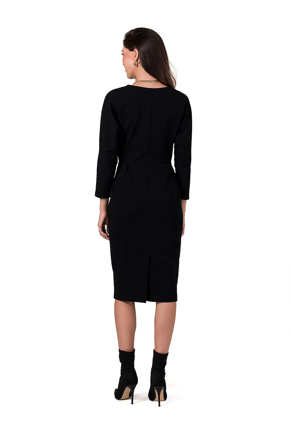 Back view of the BeWear Daydress with concealed side zipper, demonstrating practical elegance for everyday wear.