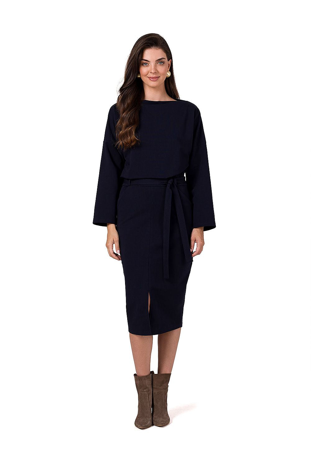 Side view of the BeWear elegant midi dress with slip pockets and kimono sleeves, perfect for sophisticated evening outings.