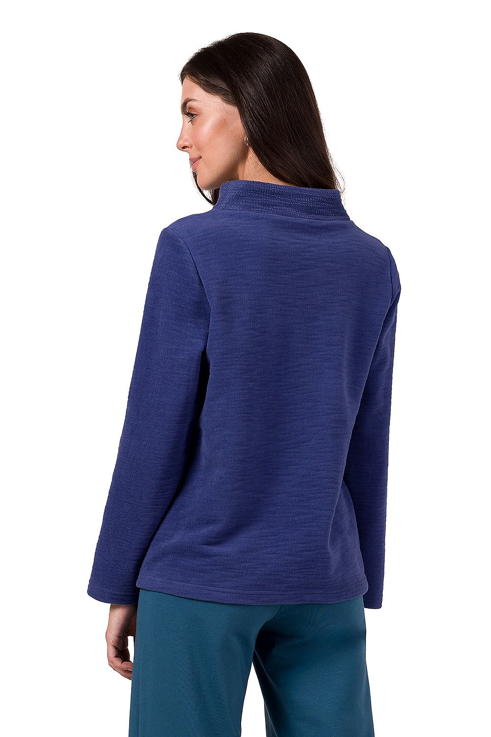 Close-up detail of BeWear's luxurious turtleneck sweatshirt fabric, highlighting its soft texture and flexible stretch for fashionable wear.