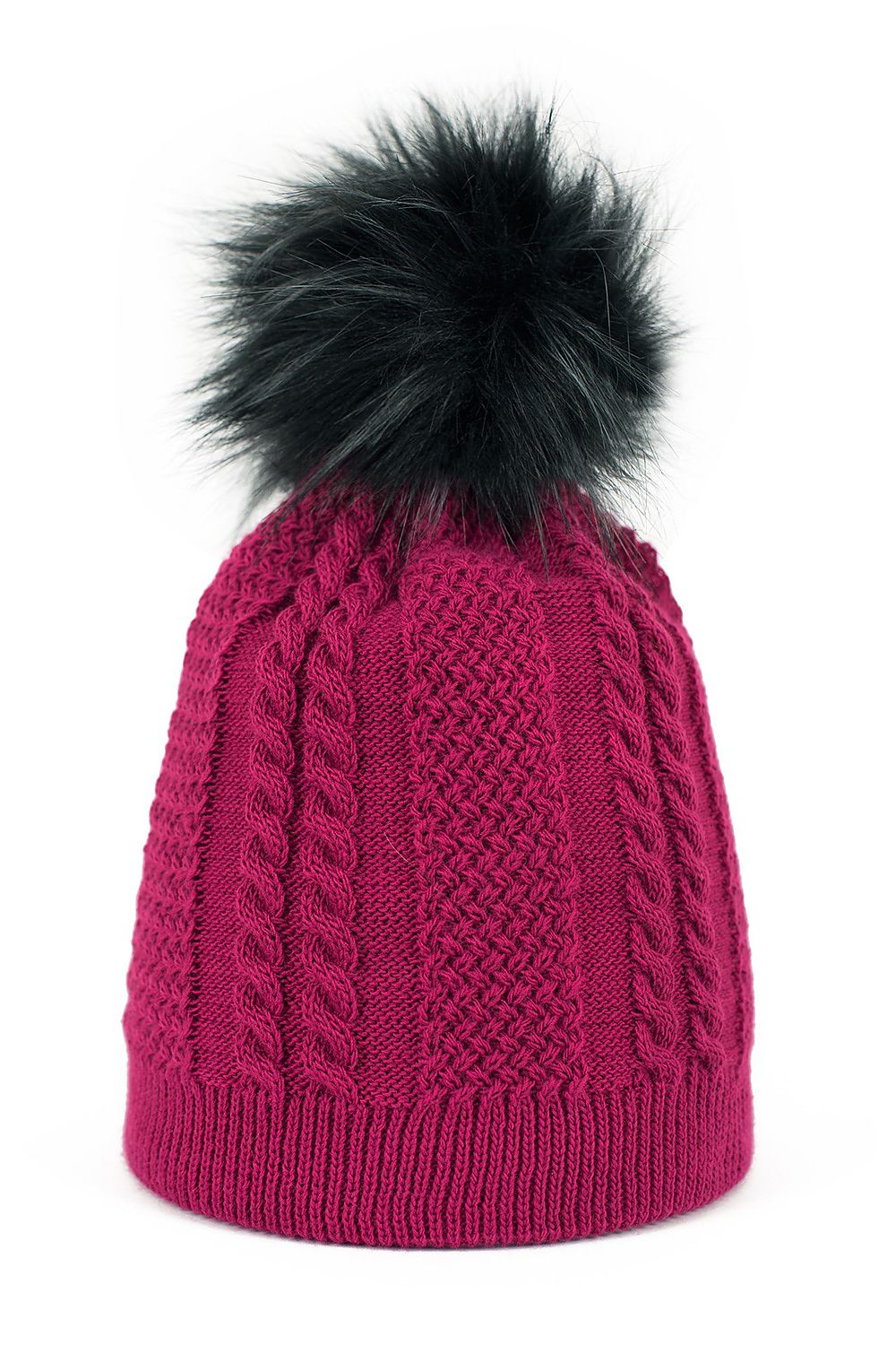 Art of Polo luxurious warm beanie with pompon, designed for winter adventures and stylish protection against the cold.