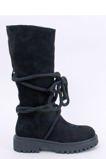 Luxury Inello women's suede boots featuring a chic removable cord, complemented by soft fur lining for ultimate comfort.