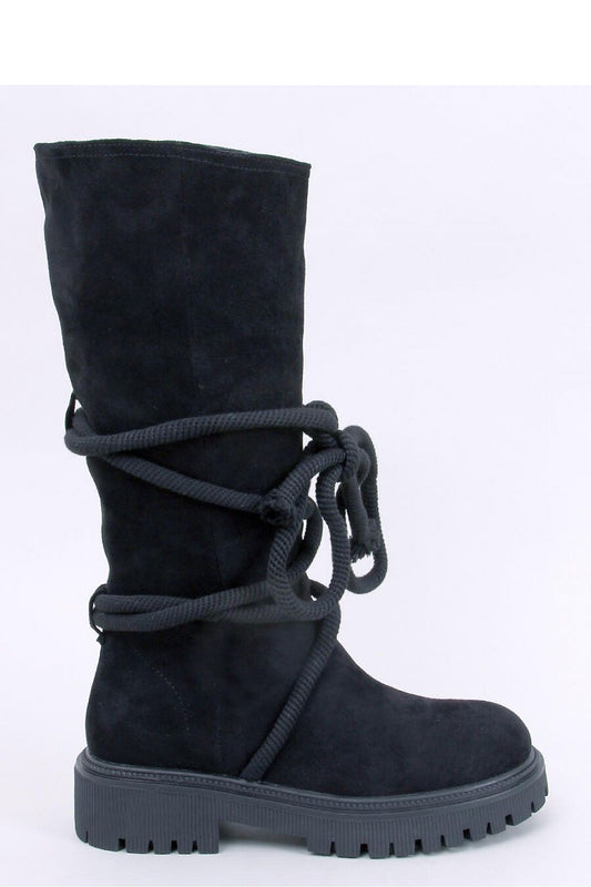 Luxury Inello women's suede boots featuring a chic removable cord, complemented by soft fur lining for ultimate comfort.