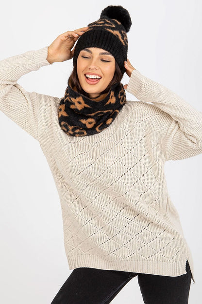 Chic and fashionable luxury winter cap, featuring a durable design and eye-catching pom-pom, ideal for cold days.