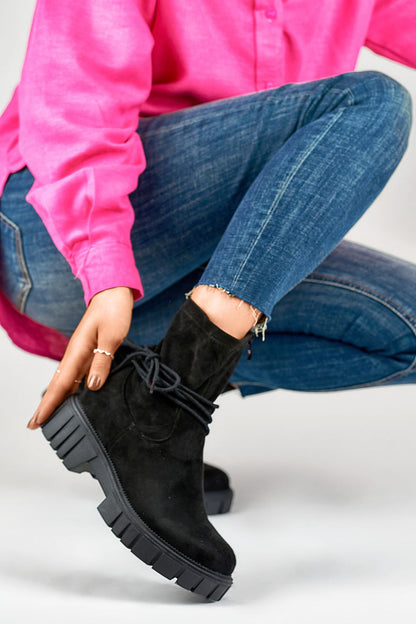 Luxurious PRIMO eco-suede leather boots with a sophisticated 18cm height, featuring a padded insole for ultimate comfort and a stylish zipper closure, ideal for chilly fall and winter days.