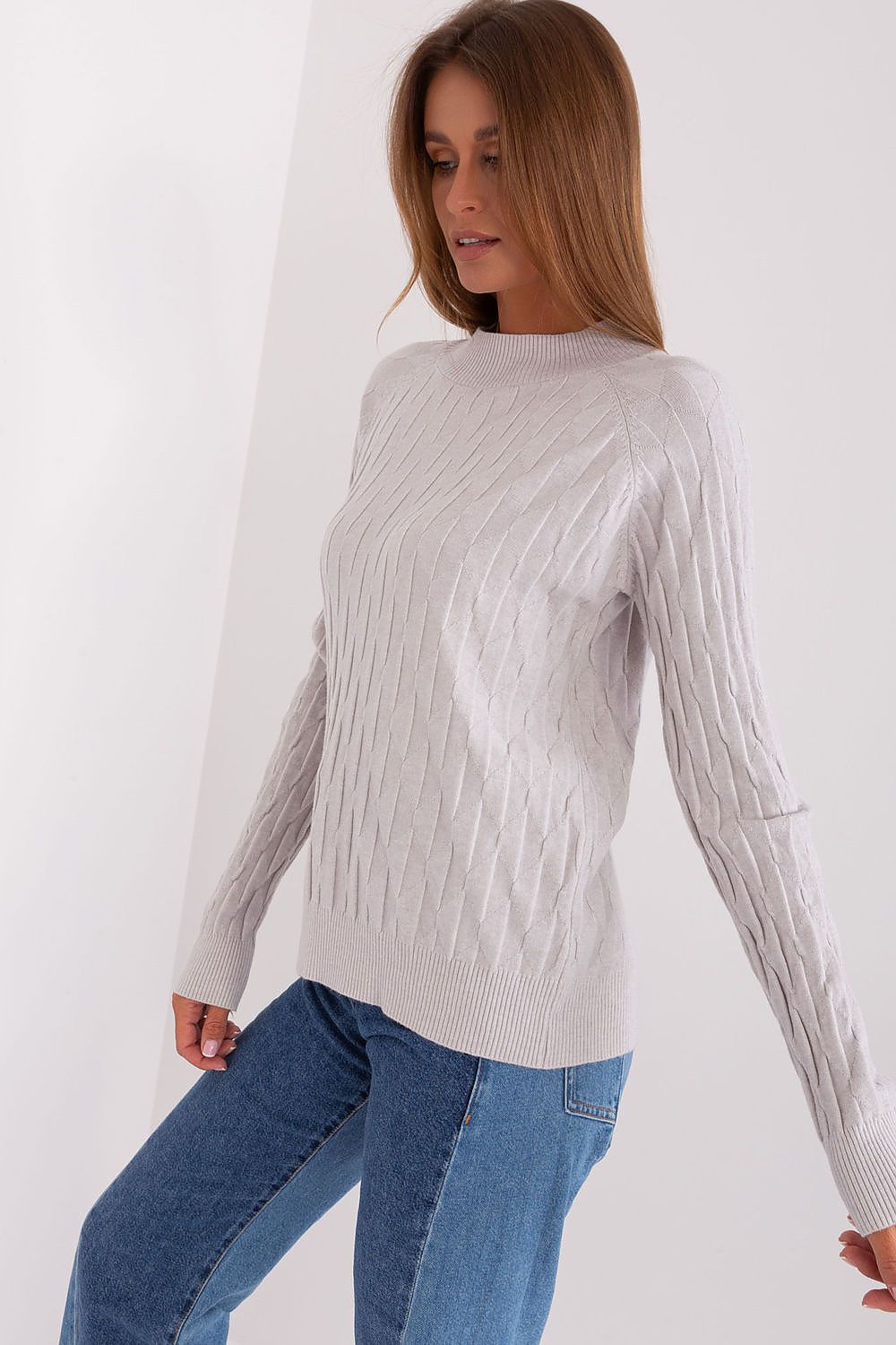 Elegant women's variegated sweater with round neckline, crafted from 65% polyester and 35% cotton by AT, perfect for casual sophistication.