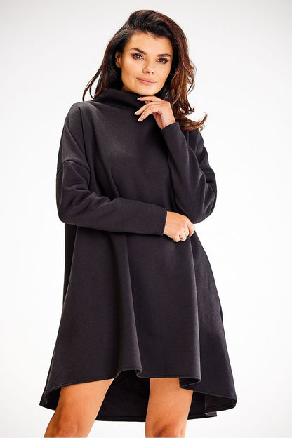 Detailed view of the Awama Turtleneck Daydress length and dimensions, featuring elegant design elements perfect for autumn.