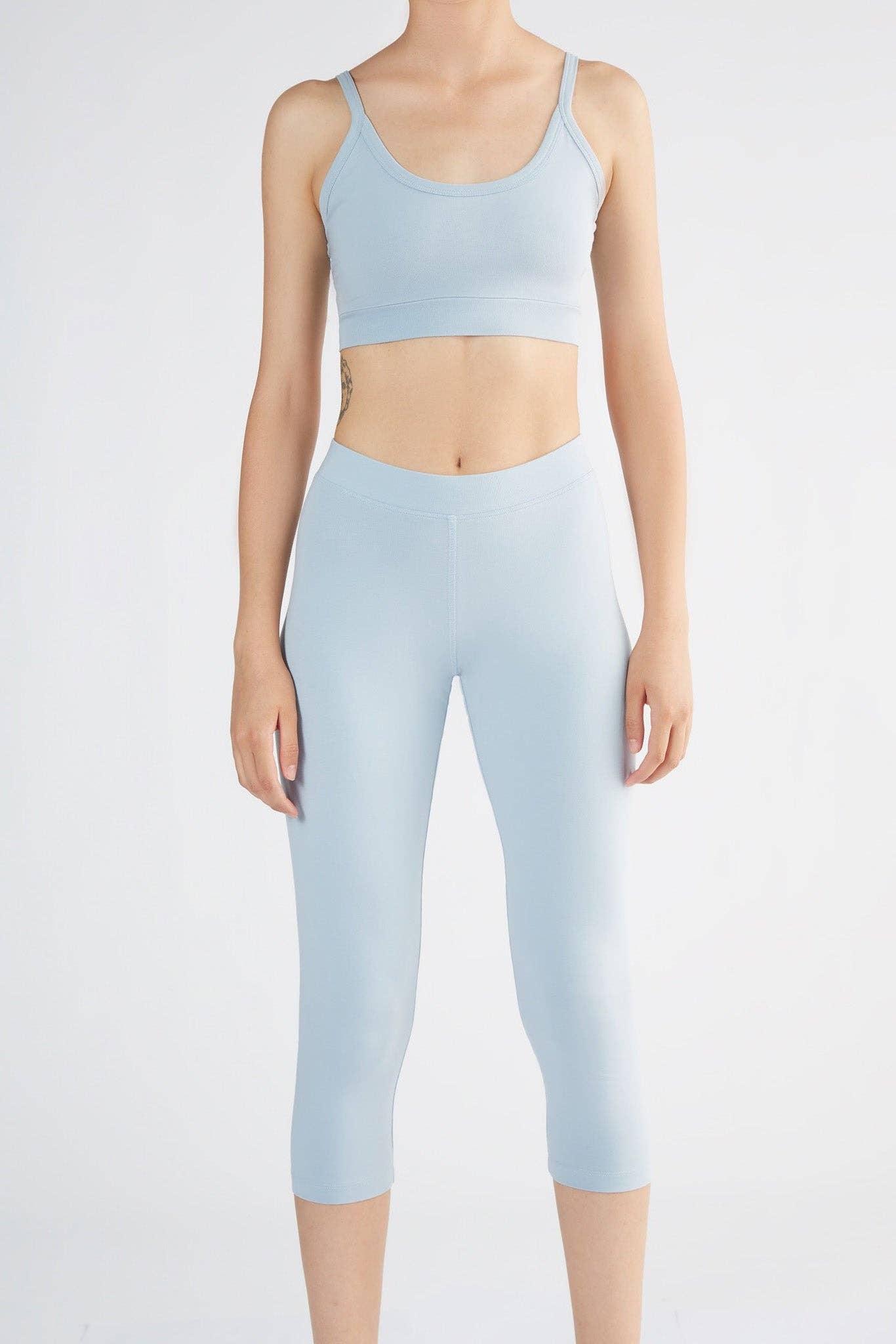 Stylish Luxury Organic 7/8 Leggings for Women displayed in a fashionable setting, exuding comfort and sustainability.