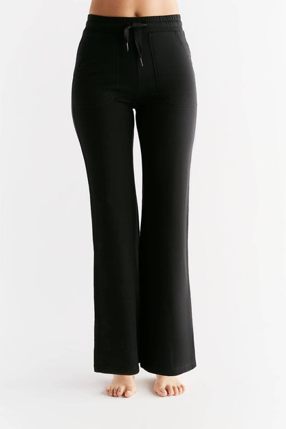 Elegant and stylish Tencel sweatpants for women, emphasising luxury and environmental consciousness in fashion.