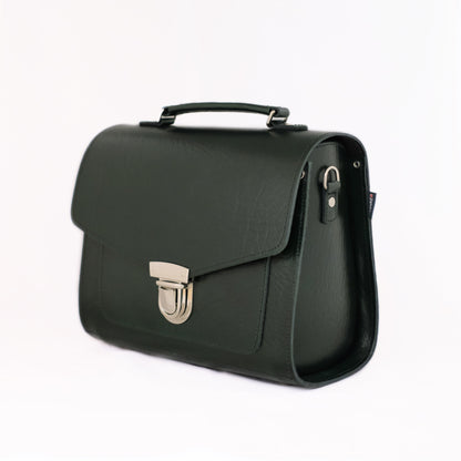 Versatile carrying options of the Executive Handmade Leather Sugarcube Grande Bag displayed on a stylish background, demonstrating its detachable strap.