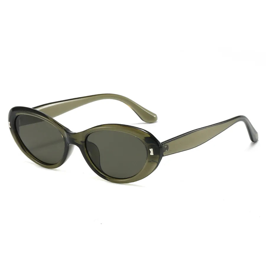 Fashion-forward women's sunglasses in a stunning cat-eye shape, crafted for sophistication and outdoor elegance.