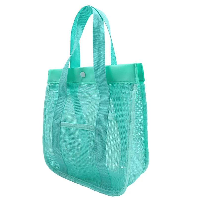 Chic solid colour beach bag, made of high-quality nylon, perfect for luxury beach outings.