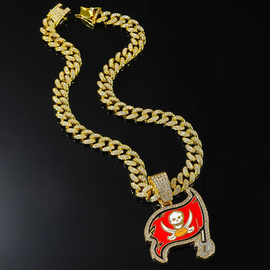 Stylish zinc alloy skull pendant necklace with shimmering rhinestones, perfect for elevating hip hop fashion looks with a contemporary edge.