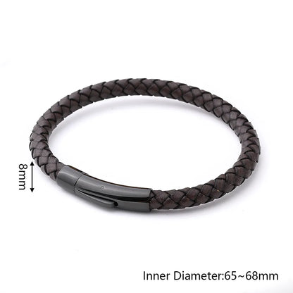 Stylish Men's Casual Skull Wristband featuring a bold skull pattern, perfect for casual and outdoor occasions, exuding sophistication.