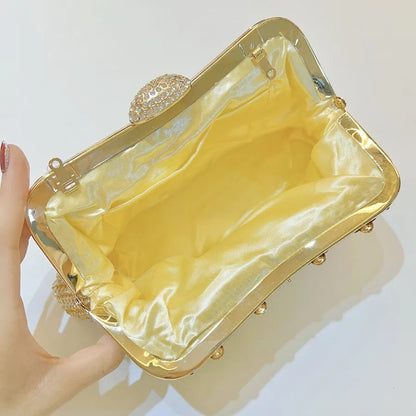 Chic women's dinner handbag with a retro design, crafted from high-quality polyester, showcasing an elegant square shape.