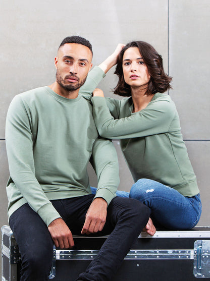 Luxury unisex sweatshirt made from organic cotton and recycled plastic, showcasing eco-friendly fashion. Available in sizes XS to 2XL.