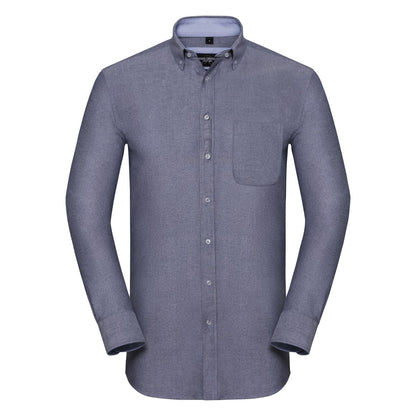 Elegant Oxford shirt made from 100% certified organic cotton, showcasing easy care and chic design elements.