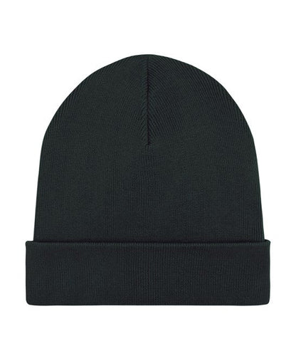 Stylish and sustainable rib beanie for all, made with organic cotton and recycled polyester, showcasing a versatile foldable brim.