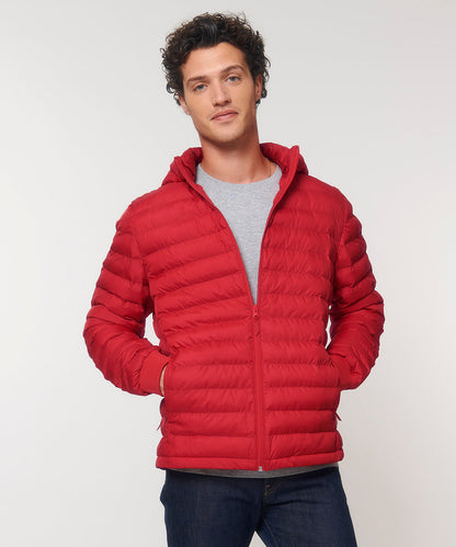 Elegant men's puffer jacket in recycled polyester, showcasing its removable hood and sophisticated design, perfect for eco-conscious fashion.