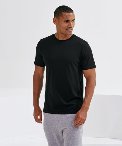 Elegant and lightweight organic cotton breathing t-shirt, perfect for effortless everyday style, showcasing its classic crew neck and short sleeves, ideal for warm weather layering.