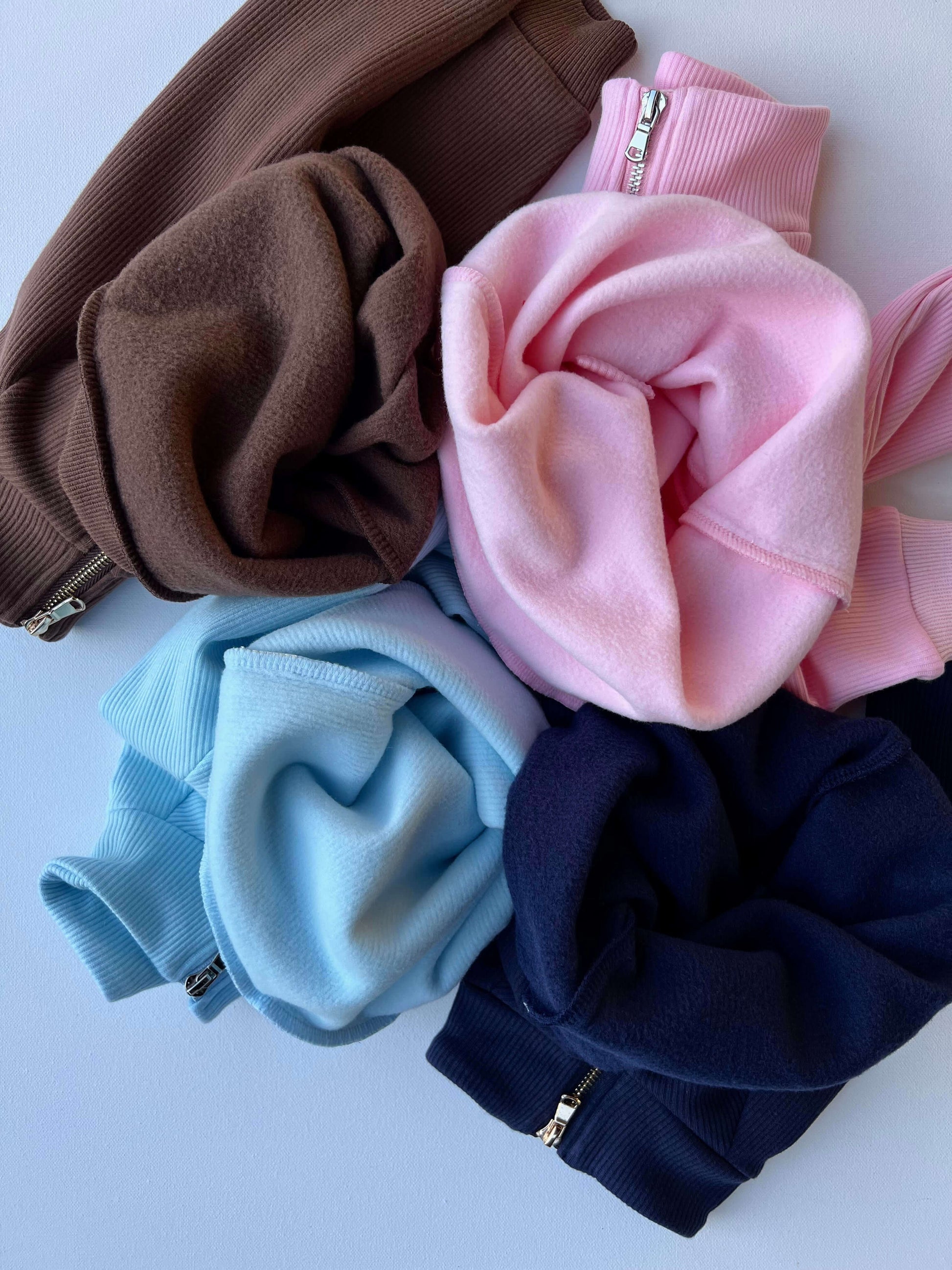 Comfortable and long-lasting DreamBuy walnut ribbed cotton fleece tracksuit, designed for children aged 1-10, perfect for everyday adventures.